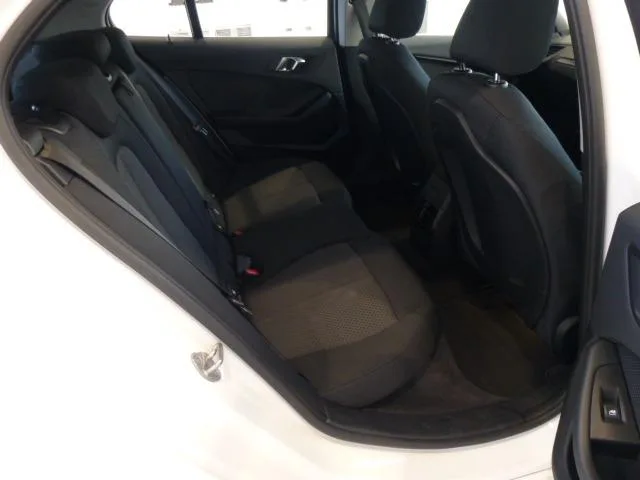 BMW 1 SERIES 118I PLAY 2023 — миниатюра 2