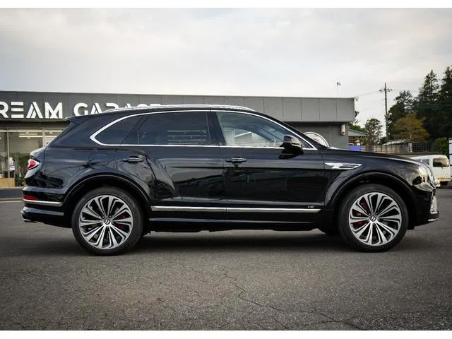 Bentley BENTAYGA V8 2022 — миниатюра 2