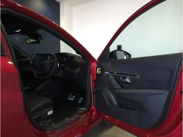 Peugeot 208 GT HYBRID 2026 — миниатюра 4
