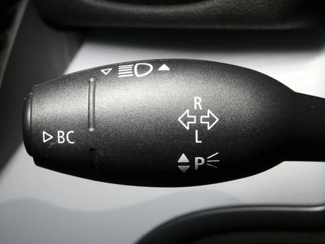 MINI MINI COOPER D CROSSOVER UNTAMED EDITION 2023 — миниатюра 3