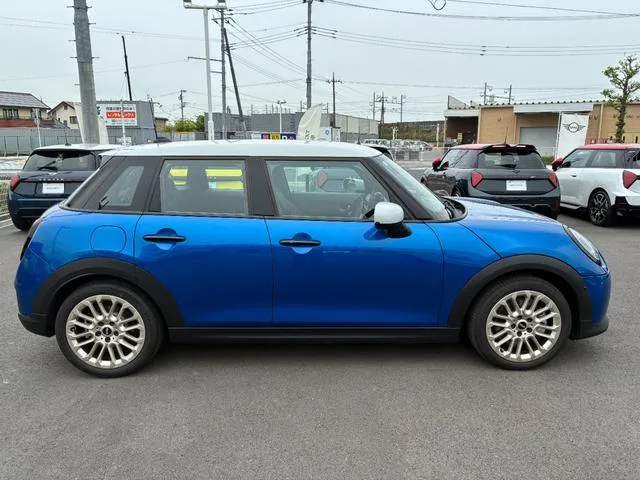 MINI MINI COOPER C FAVOURED TRIM 2026 — миниатюра 2