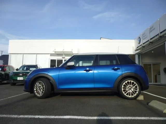 MINI MINI COOPER S FAVOURED TRIM 2026 — миниатюра 3