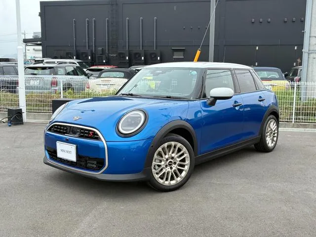 MINI MINI COOPER S FAVOURED TRIM 2026 — фото 1, купить с доставкой в Москву