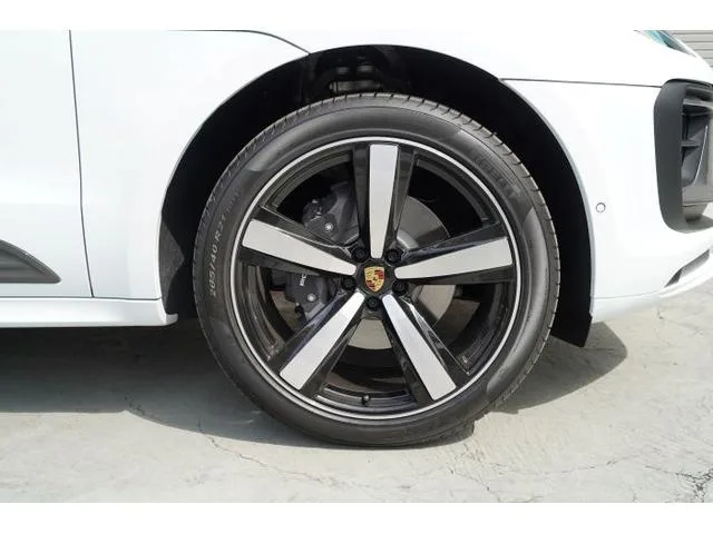 Porsche MACAN MACAN T 2026 — миниатюра 2