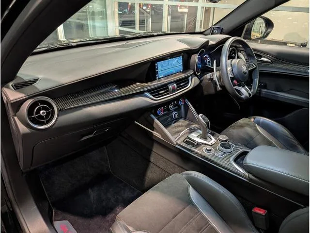 Alfa Romeo STELVIO QUADRIFOGLIO 2023 — миниатюра 2