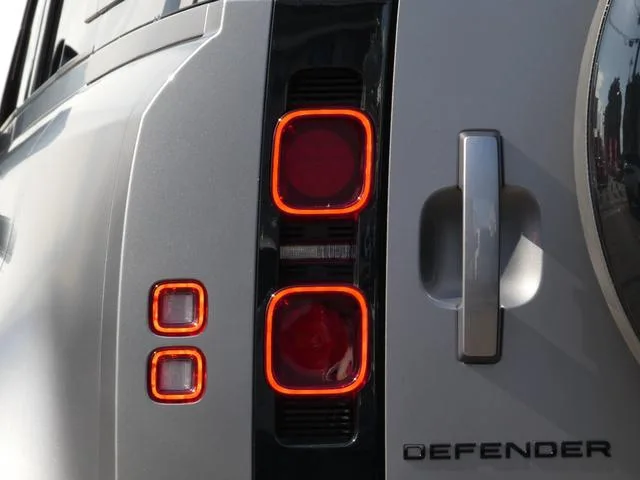 Land Rover DEFENDER 110 EASTNOR EDITION 2023 — миниатюра 2