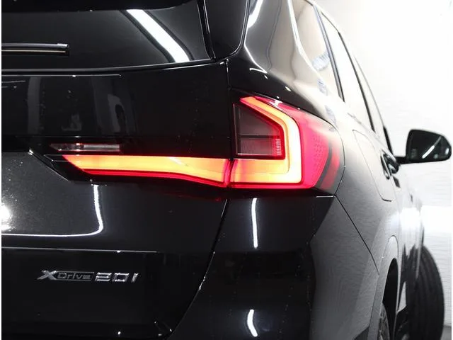 BMW X1 X DRIVE 20I X LINE 2023 — миниатюра 2