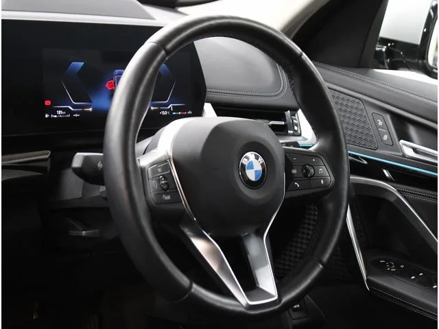 BMW X1 X DRIVE 20I X LINE 2023 — миниатюра 3