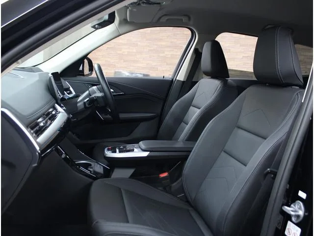 BMW X1 X DRIVE 20I X LINE 2023 — миниатюра 5