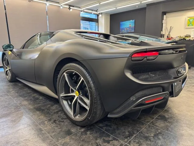 Ferrari 296GTS 2024 — миниатюра 2