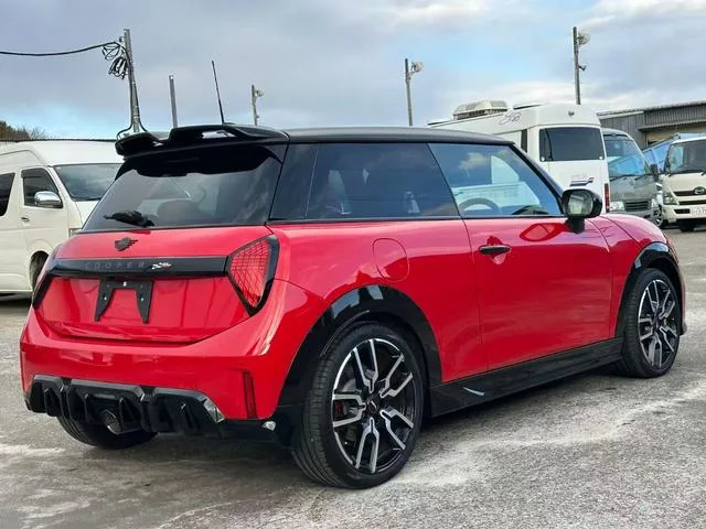 MINI MINI JOHN COOPER WORKS JOHN COOPER WORKS TRIM 2025 — миниатюра 2