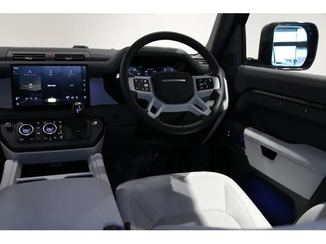 Land Rover DEFENDER 130X-DYNAMIC SE D350 2025 — миниатюра 4
