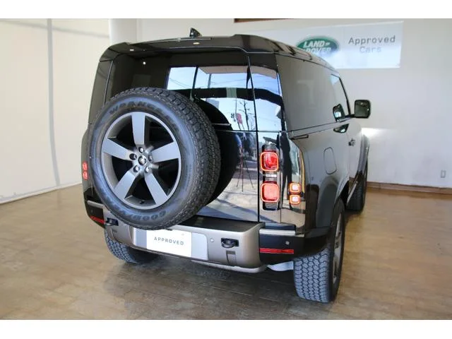 Land Rover Defender 90X-DYNAMIC HSE D350 2025 — миниатюра 2