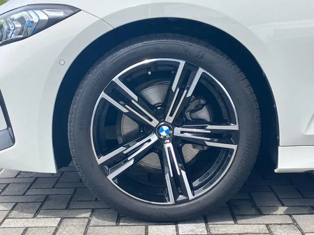 BMW 3 Series 320i M-SPORT 2024 — миниатюра 3