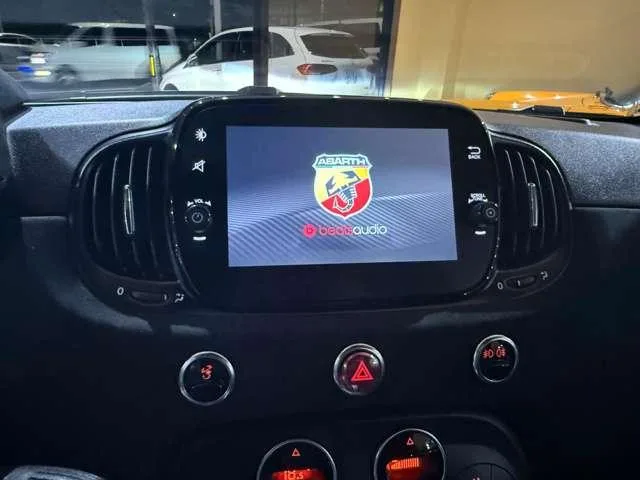 Abarth ABARTH 695 70 ANNIVERSARIO BASE GRADE 2024 — миниатюра 3