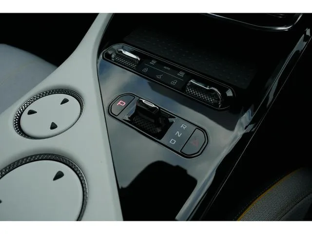 Lotus ELETRE R 2025 — миниатюра 5