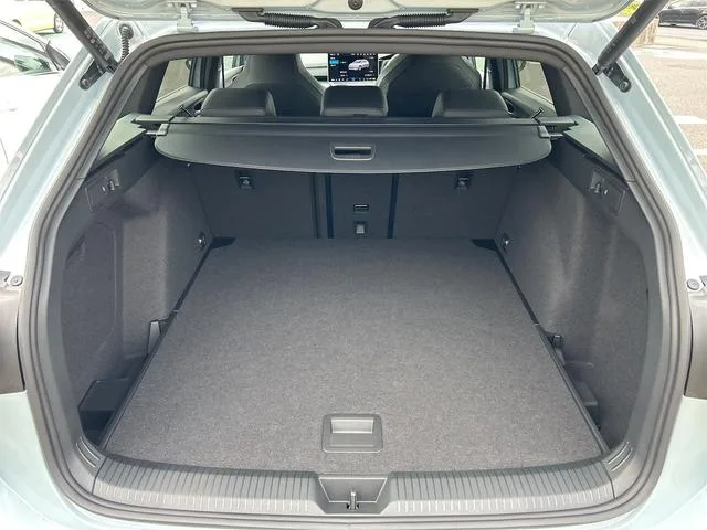 Volkswagen GOLF VARIANT ETSI R LINE 2025 — миниатюра 5