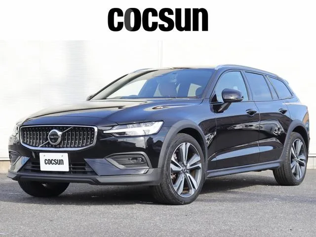 Volvo V60 CROSS COUNTRY ULTIMATE B5 AWD 2022 — фото 1, купить с доставкой в Москву