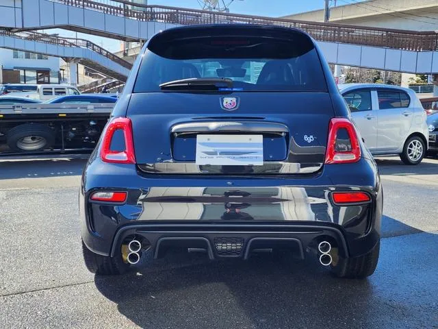 Abarth ABARTH 695 75 ANNIVERSARIO BASE GRADE 2024 — миниатюра 2
