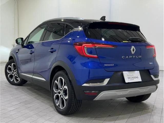 Renault CAPTUR E-TECH FULL HYBRID 2023 — миниатюра 4