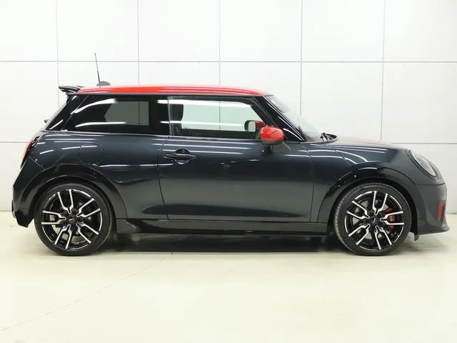 MINI MINI JOHN COOPER WORKS JOHN COOPER WORKS TRIM 2025 — миниатюра 3