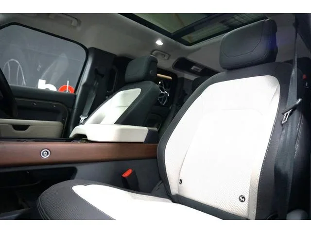 Land Rover Defender 110X-DYNAMIC HSE D300 2024 — миниатюра 4