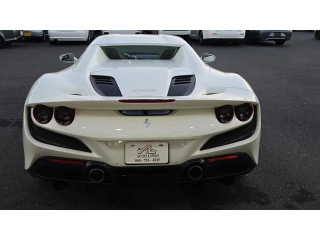 Ferrari F8 Spider BASE GRADE 2022 — миниатюра 3