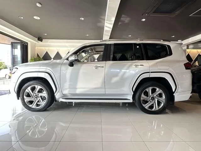 Toyota Land Cruiser ZX 2023 — миниатюра 3