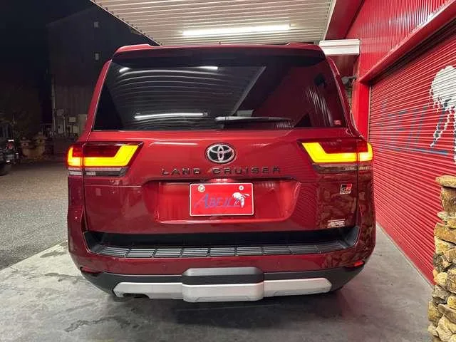 Toyota LAND CRUISER GR SPORT 2023 — миниатюра 2