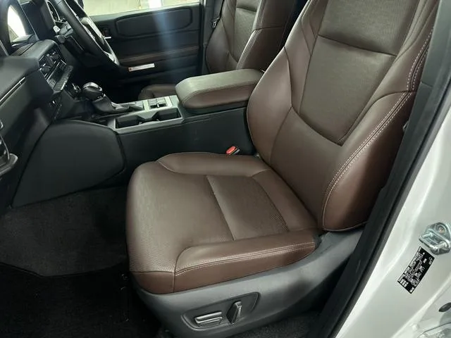 Toyota LAND CRUISER 250 ZX 2024 — миниатюра 4