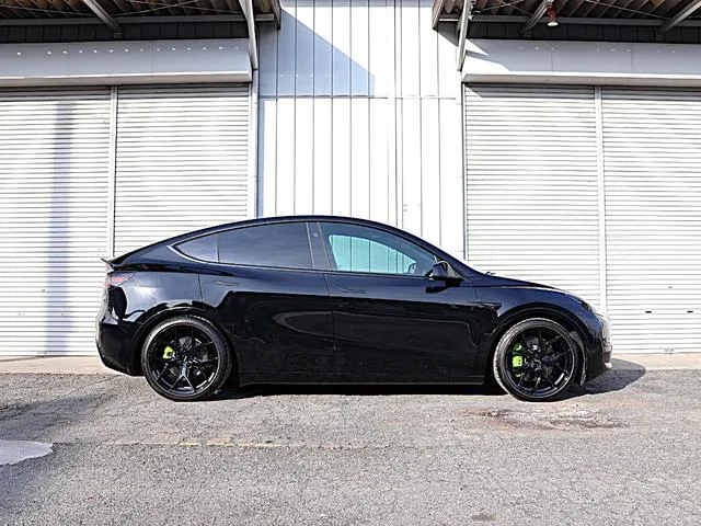 Tesla Model Y DUAL MOTOR AWD LONG RANGE 2024 — миниатюра 2