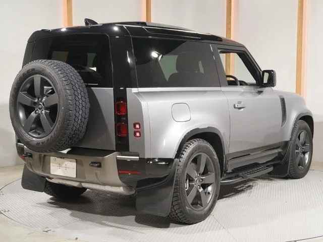 Land Rover DEFENDER 90X-DYNAMIC SE D300 2024 — миниатюра 4
