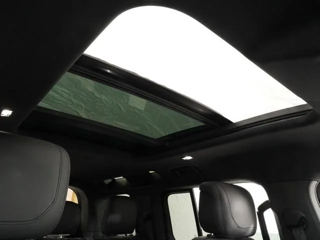 Land Rover DEFENDER 110X-DYNAMIC HSE D300 2024 — миниатюра 2