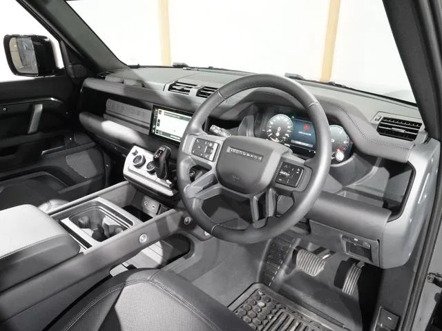 Land Rover Defender 110X-DYNAMIC SE D300 2024 — миниатюра 4