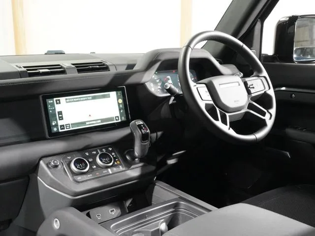 Land Rover Defender 110X-DYNAMIC SE D300 2024 — миниатюра 5