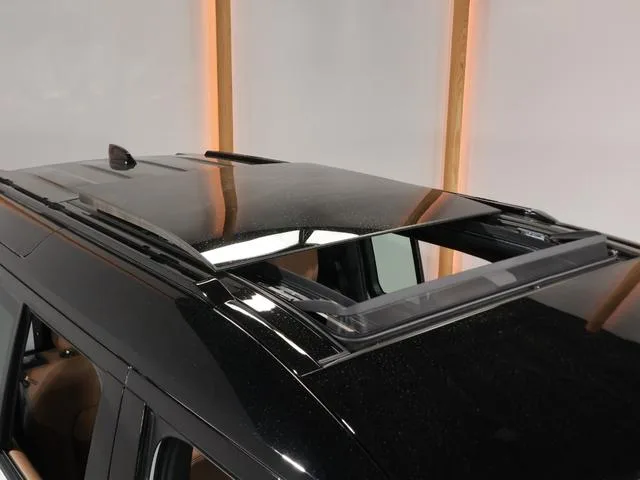 Land Rover Defender 110X-DYNAMIC HSE D350 2025 — миниатюра 2