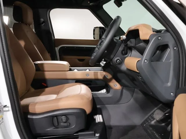 Land Rover Defender 110X-DYNAMIC HSE D350 2025 — миниатюра 4