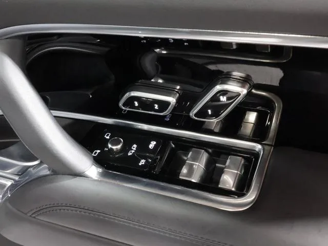 Land Rover RANGE ROVER HSE D300 STANDARD WHEELBASE 2023 — миниатюра 5