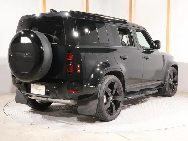 Land Rover Defender 110X-DYNAMIC HSE D350 2025 — миниатюра 4
