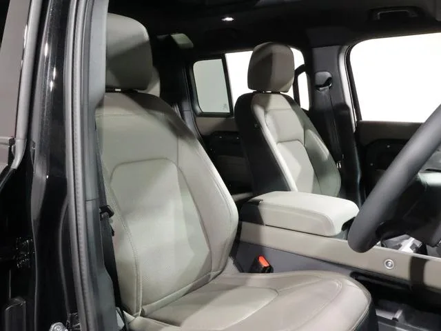 Land Rover Defender 110X-DYNAMIC HSE D350 2025 — миниатюра 5