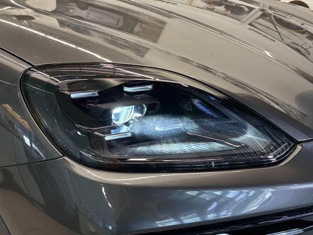 Porsche CAYENNE COUPE BASE GRADE 2023 — миниатюра 2