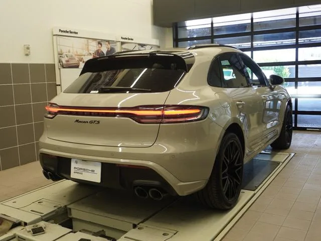 Porsche Macan MACAN GTS 2023 — миниатюра 2