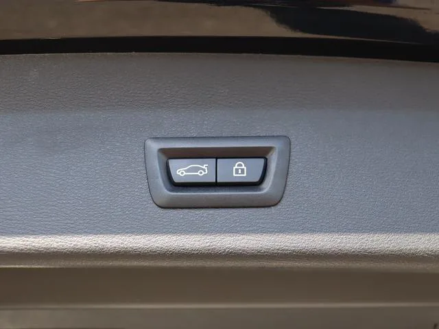 BMW X1 X DRIVE 18D X LINE 2022 — миниатюра 5