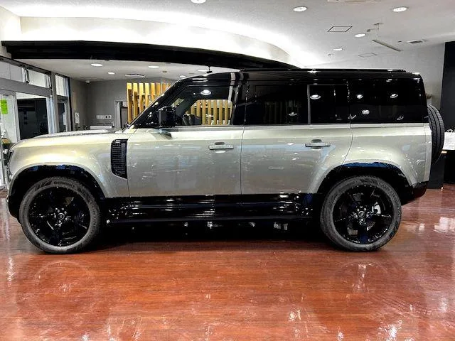 Land Rover DEFENDER 110X-DYNAMIC HSE D300 2023 — миниатюра 2