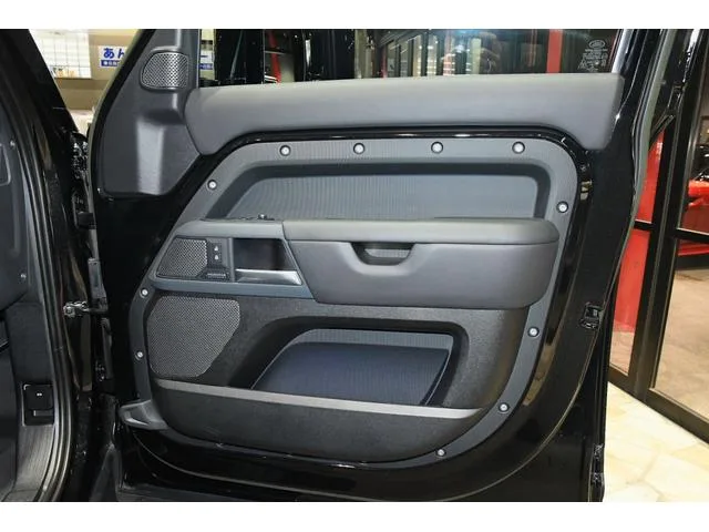 Land Rover Defender 110X D300 2022 — миниатюра 4