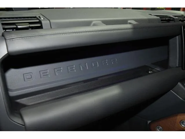 Land Rover Defender 110X D300 2022 — миниатюра 5
