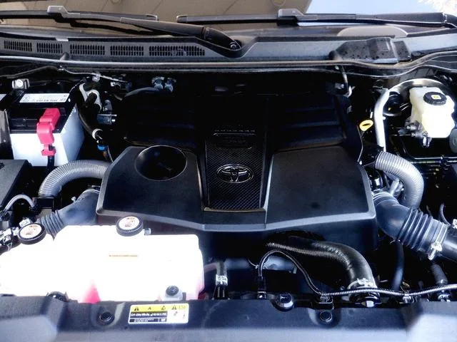 America Toyota TUNDRA CREWMAX SR5 2022 — миниатюра 3