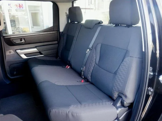 America Toyota TUNDRA CREWMAX SR5 2022 — миниатюра 5