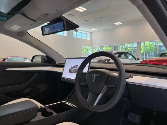 Tesla Model 3 BASE GRADE 2023 — миниатюра 4
