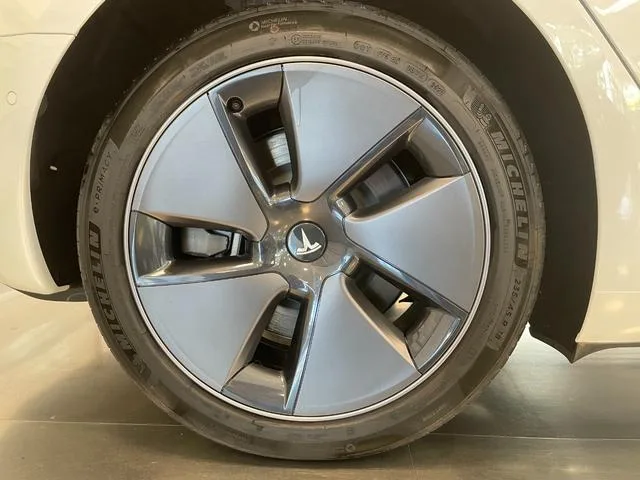 Tesla MODEL 3 BASE GRADE 2023 — миниатюра 2